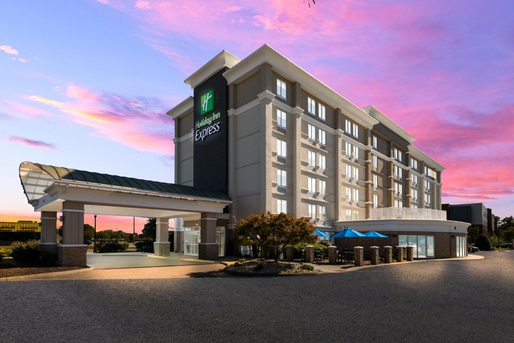 Holiday Inn Express Hotels- Hampton By Ihg Exterior foto
