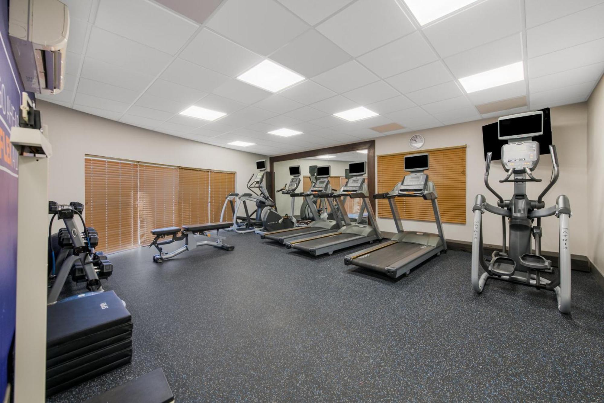 Holiday Inn Express Hotels- Hampton By Ihg Exterior foto